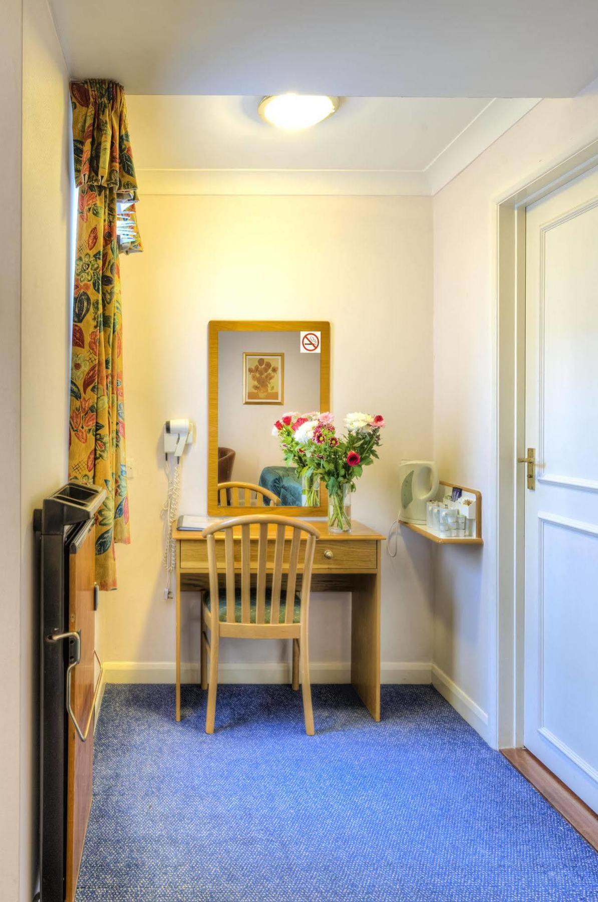 Flexistay Reading West Aparthotel - With Communal Kitchen Use المظهر الخارجي الصورة